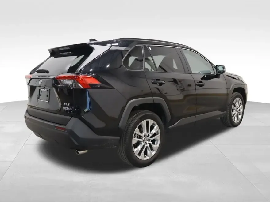 2024 Toyota RAV4 XLE Premium photo 34