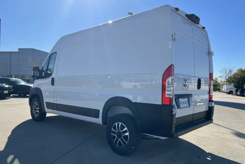 2025 Ram ProMaster 1500 SLT Cargo Van High Roof photo 1