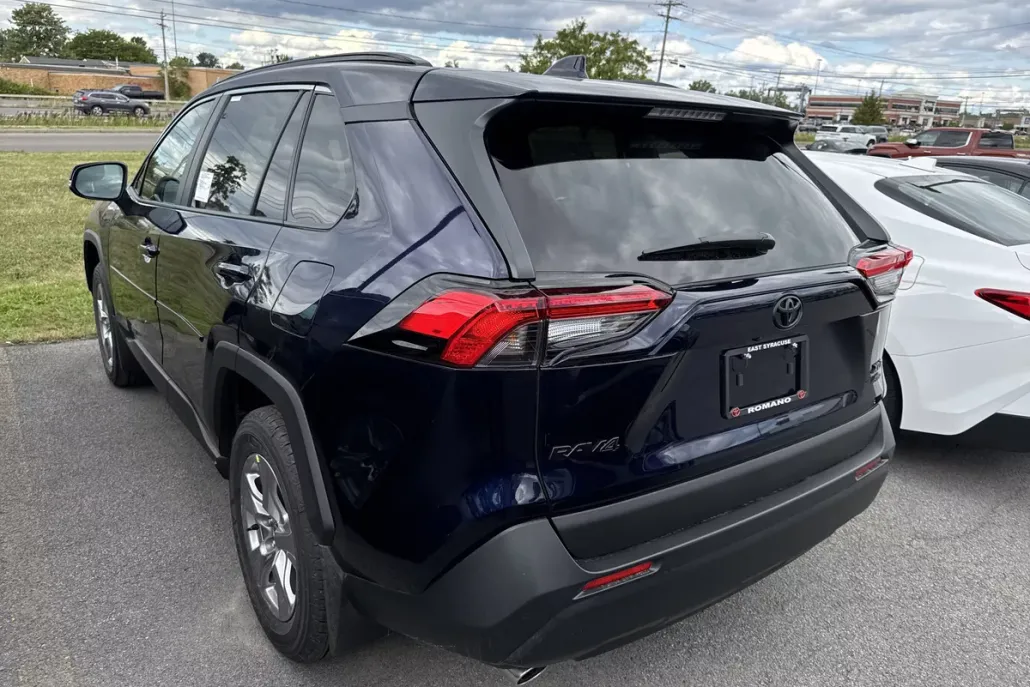 2025 Toyota RAV4 XLE photo 1