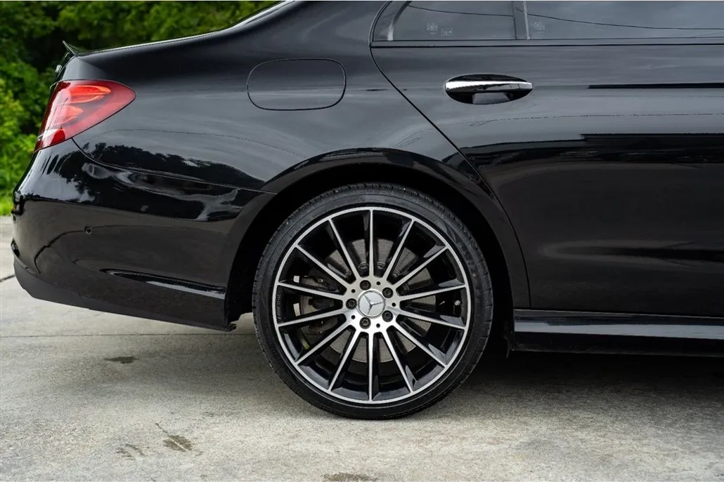 2018 Mercedes Benz E AMG 43 4MATIC photo 1