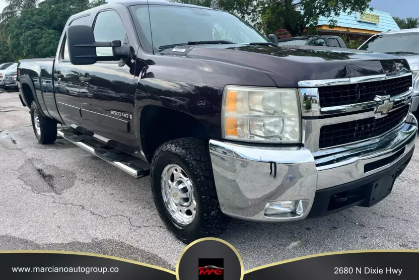 2008 Chevrolet Silverado LT photo 1