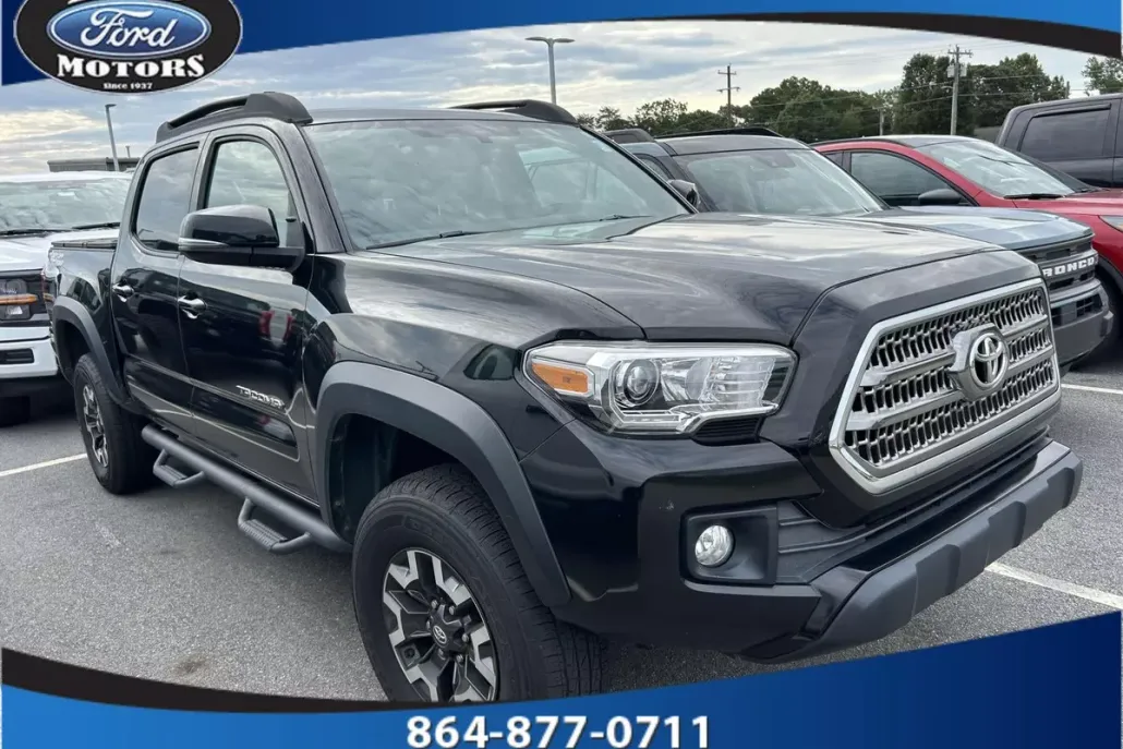 2016 Toyota Tacoma TRD Off-Road photo 1