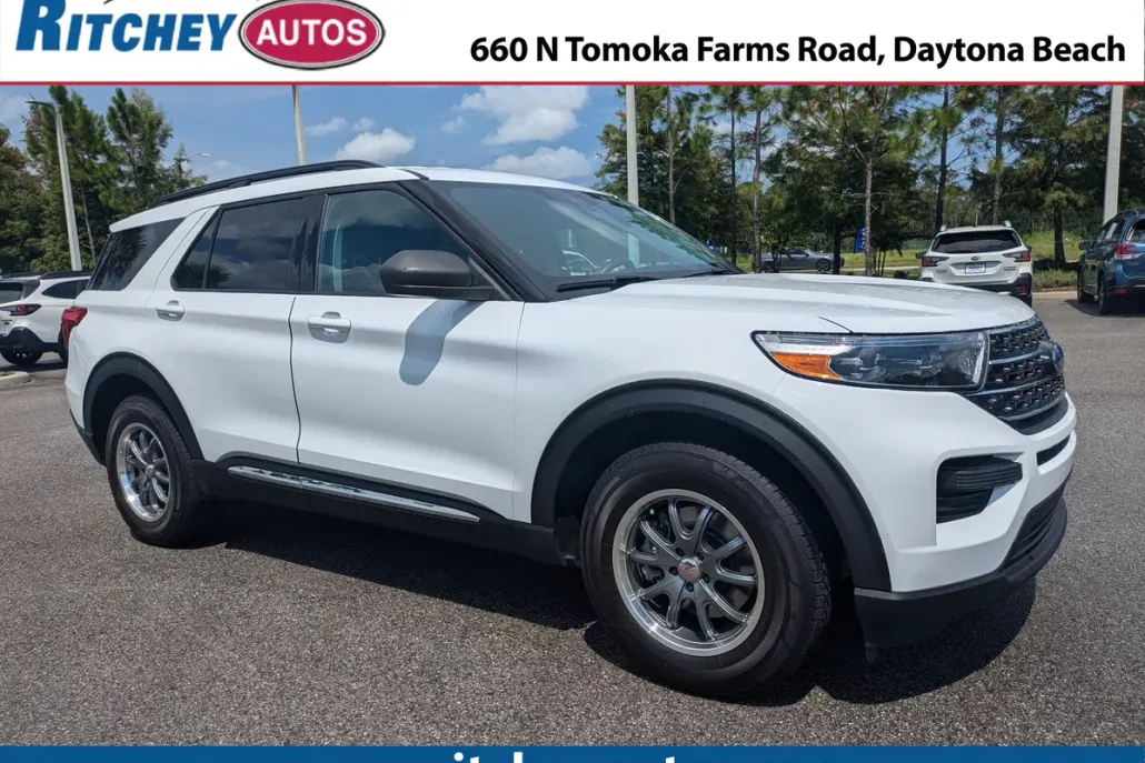 2021 Ford Explorer XLT photo 1