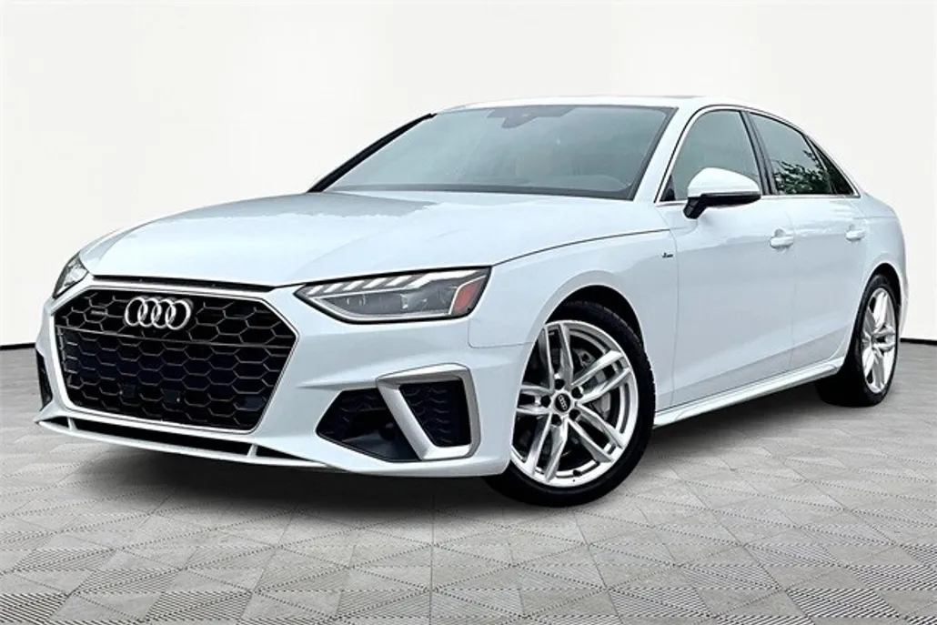 2022 Audi A4 45 S line Premium Plus Quattro photo 1