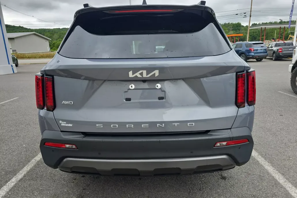 2022 Kia Sorento X-Line S photo 1