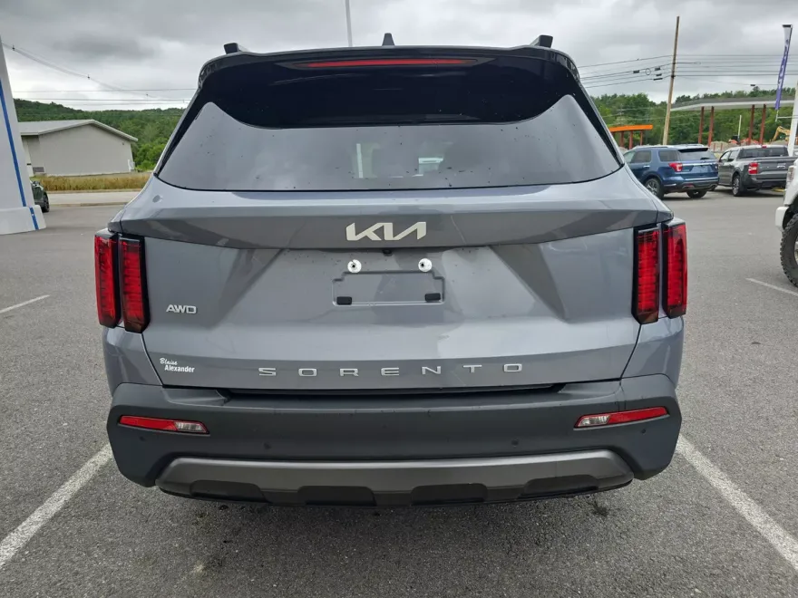 2022 Kia Sorento X-Line S photo 1