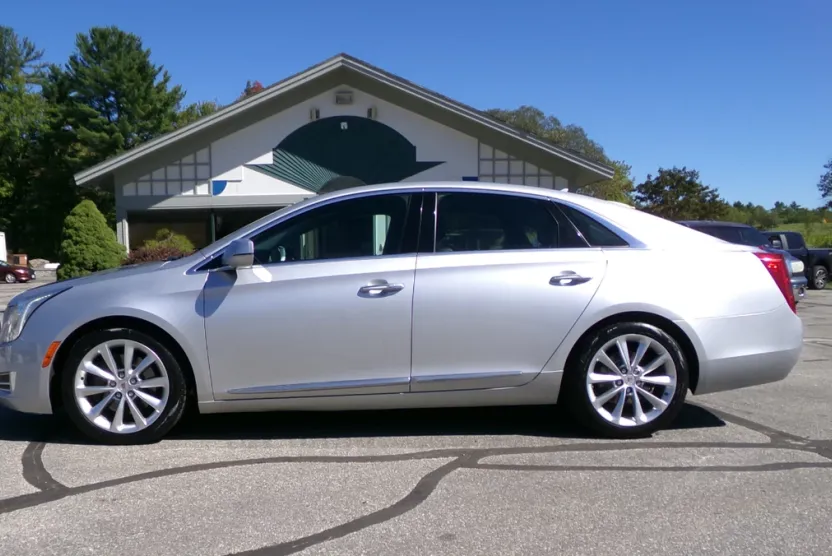 2014 Cadillac XTS Luxury photo 1