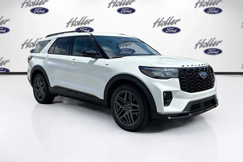 2025 Ford Explorer ST-Line photo 1