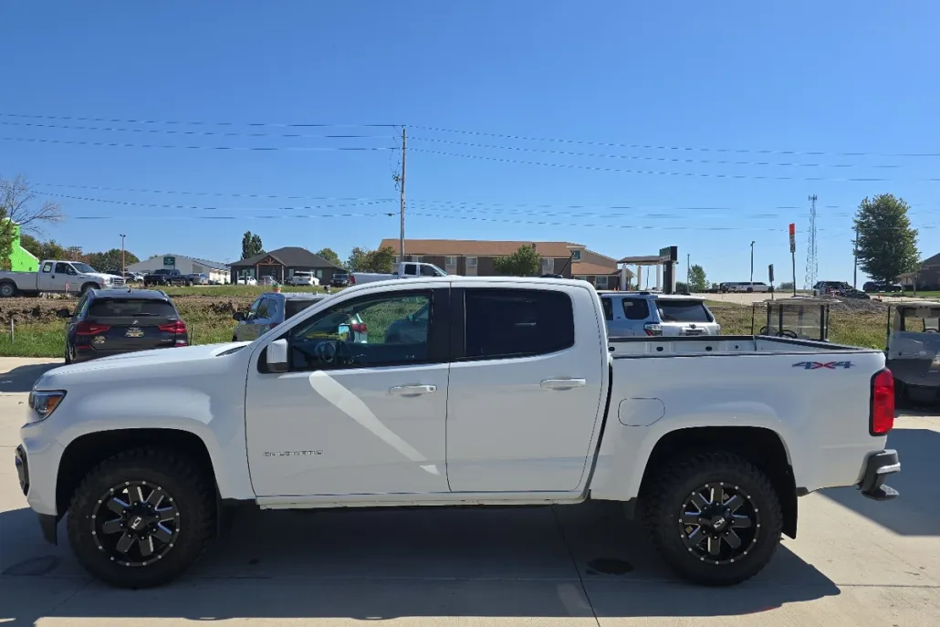 2022 Chevrolet Colorado LT photo 1