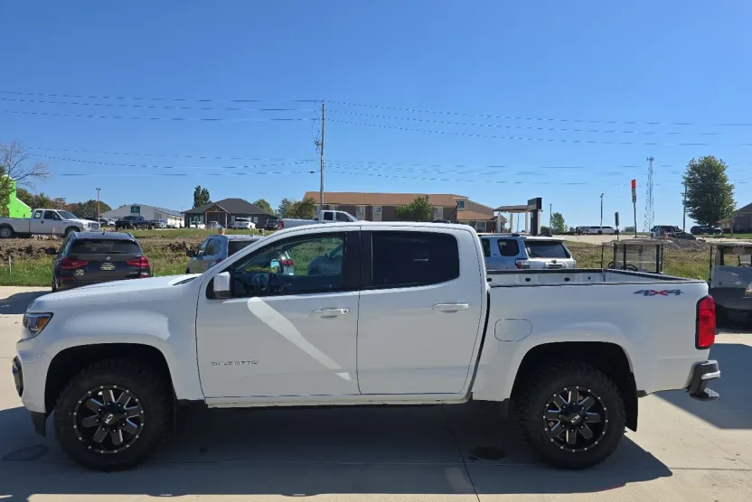 2022 Chevrolet Colorado LT photo 1