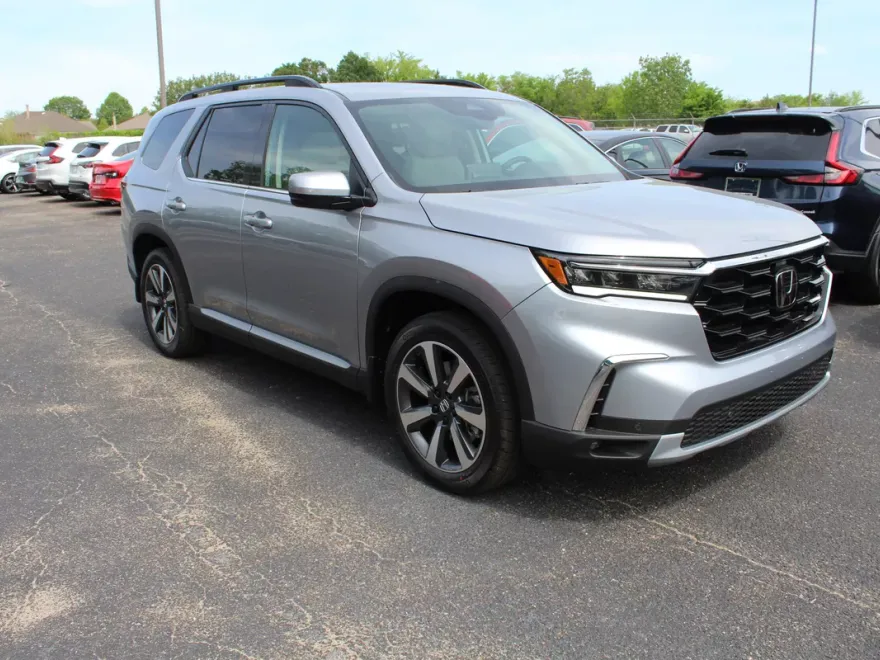 2025 Honda Pilot Touring photo 1