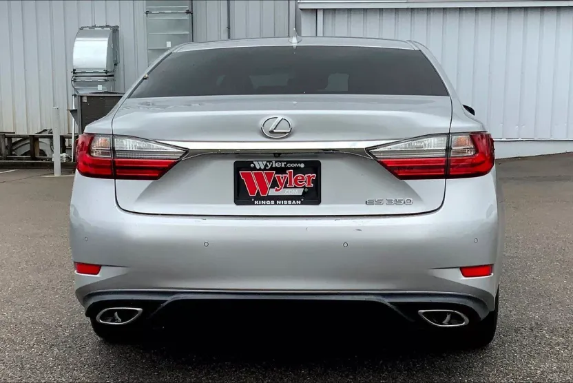 2016 Lexus ES 350 photo 1