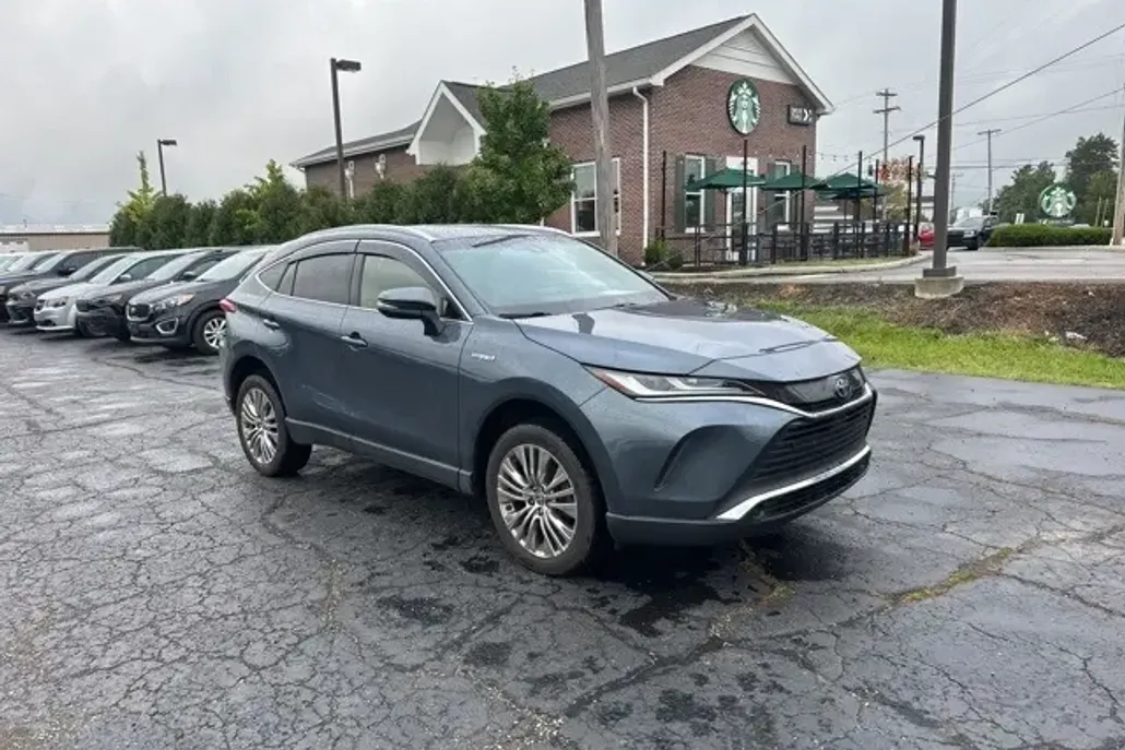 2021 Toyota Venza XLE photo 1