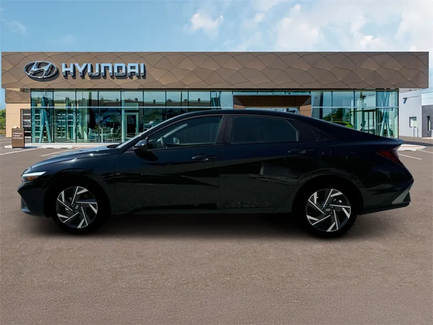 2025 Hyundai Elantra SEL Sport photo 1