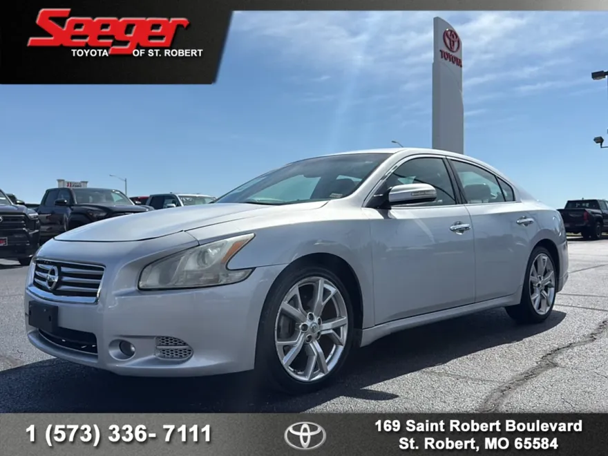 2012 Nissan Maxima SV photo 1