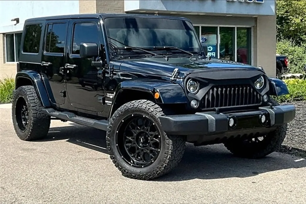 2017 Jeep Wrangler Unlimited Sahara photo 1