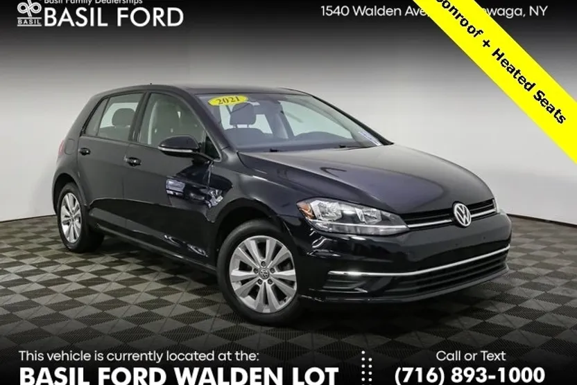 2021 Volkswagen Golf TSI photo 1