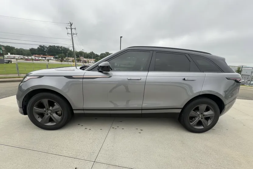 2023 Land Rover Range Rover Velar R-Dynamic S photo 1