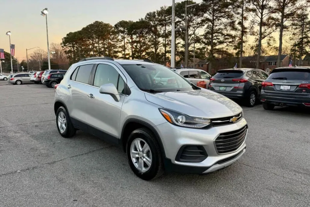 2019 Chevrolet Trax LT photo 1