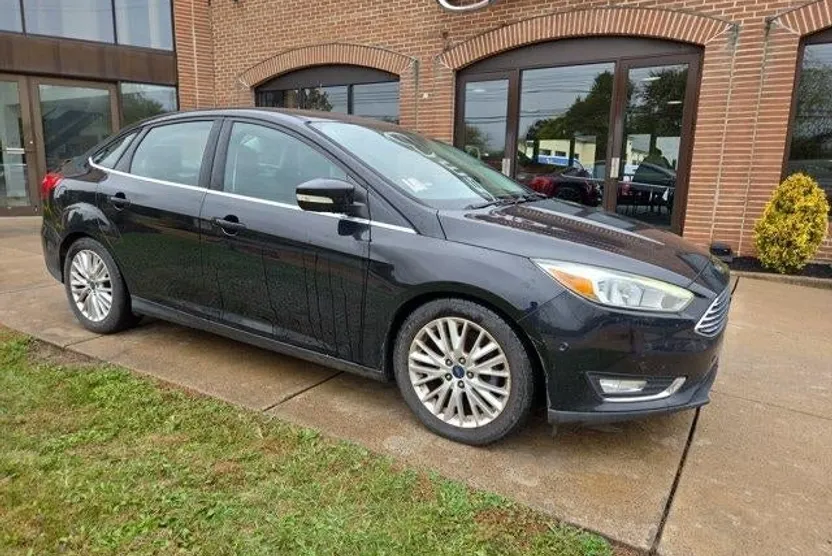 2016 Ford Focus Titanium photo 1
