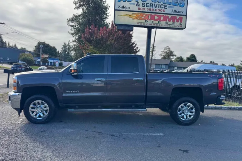 2016 Chevrolet Silverado 3500HD LTZ photo 1