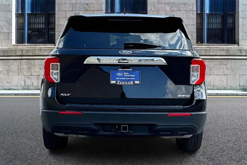 2022 Ford Explorer XLT photo 1