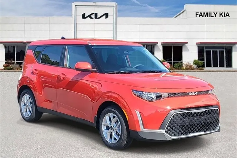 2025 Kia Soul S photo 1