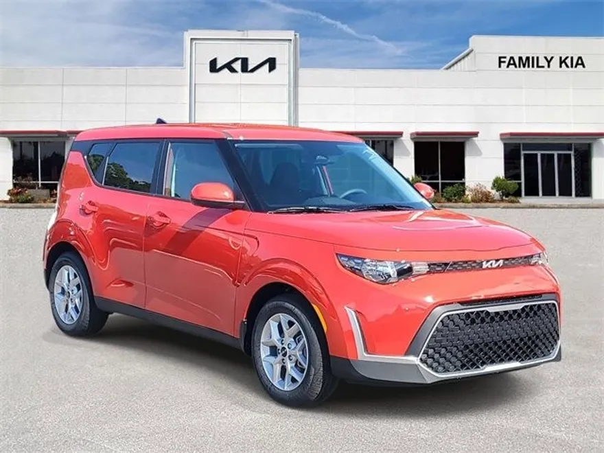 2025 Kia Soul S photo 1