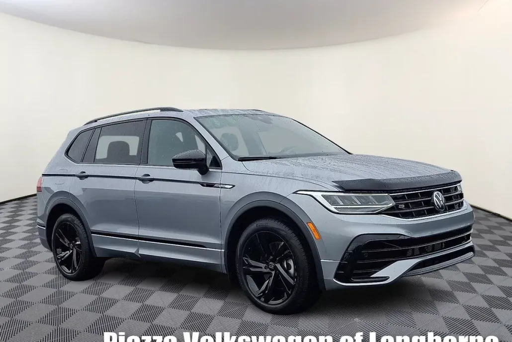 2024 Volkswagen Tiguan SE R-Line Black photo 1