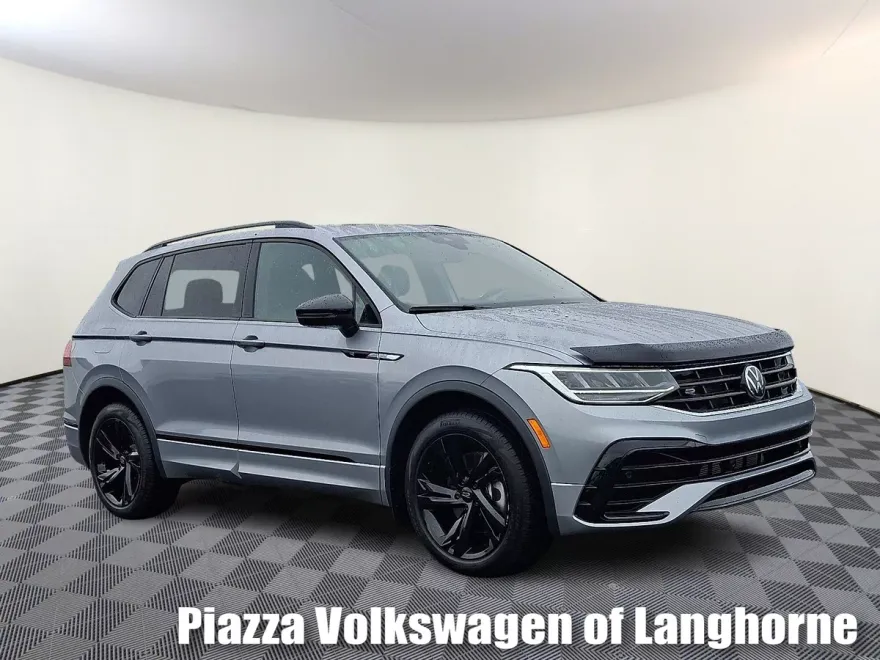 2024 Volkswagen Tiguan SE R-Line Black photo 1