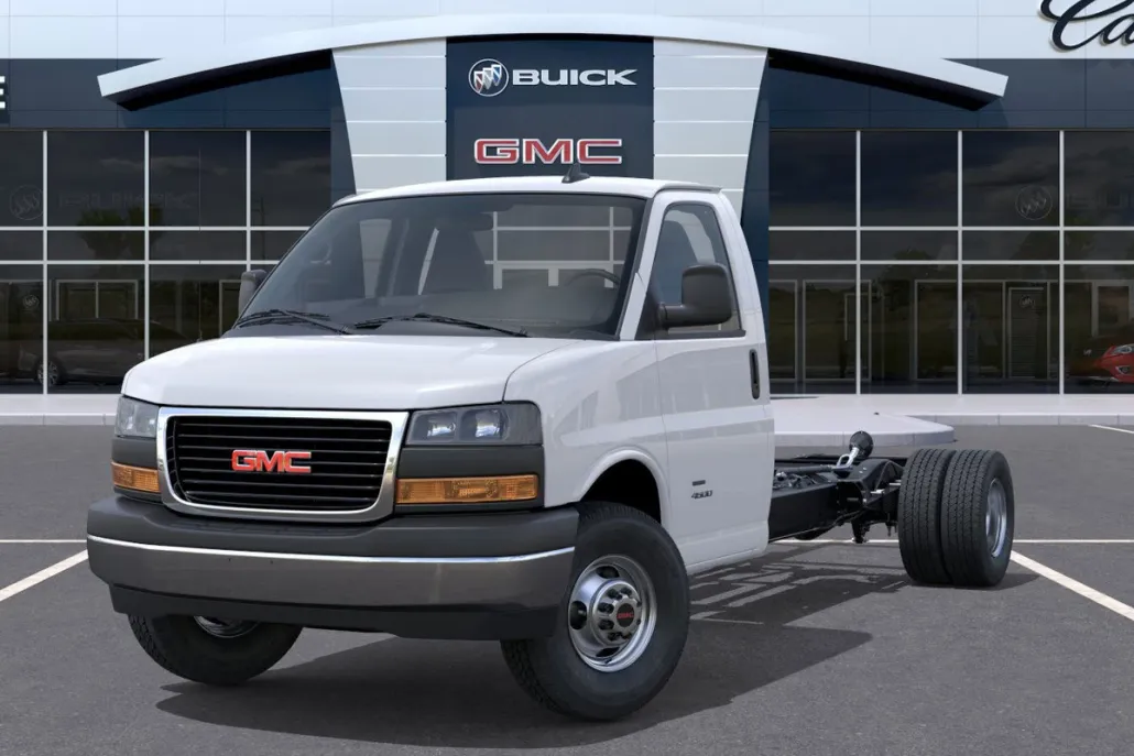 2025 Gmc Savana Cutaway photo 1
