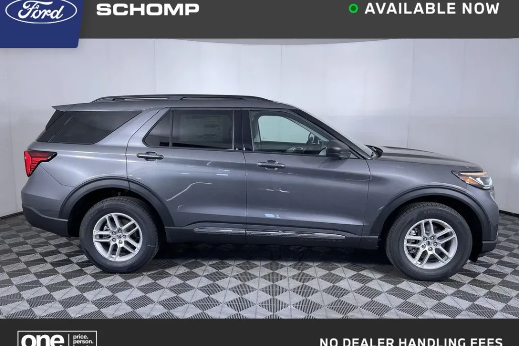 2025 Ford Explorer photo 1