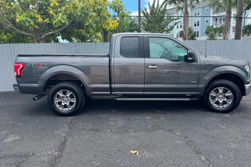 2016 Ford F-150 XLT photo 1