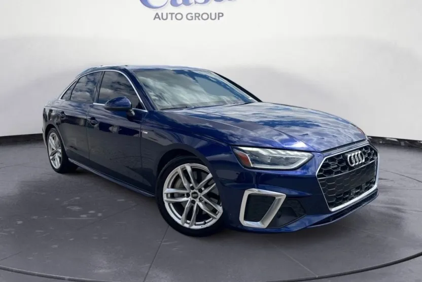 2023 Audi A4 45 S line Premium Plus Quattro photo 1