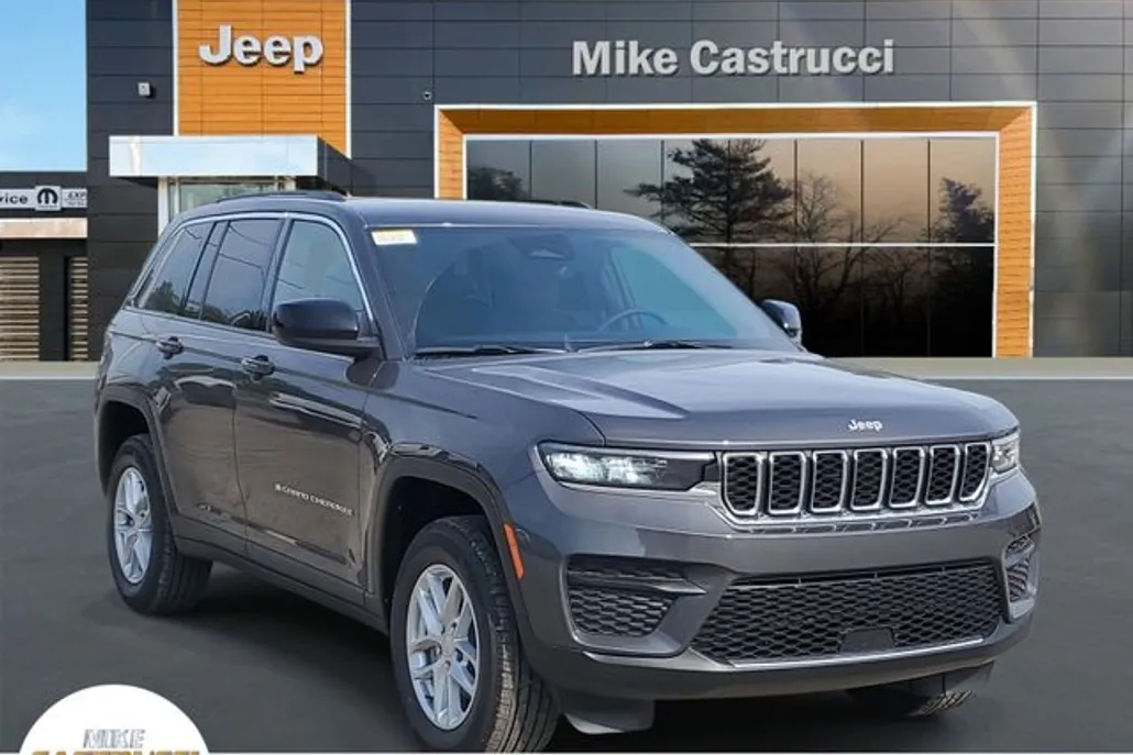 2025 Jeep Grand Cherokee Laredo photo 1