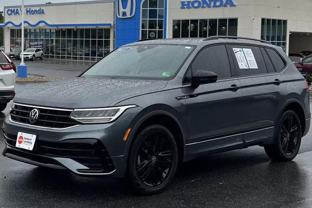 2022 Volkswagen Tiguan SE R-Line Black photo 1