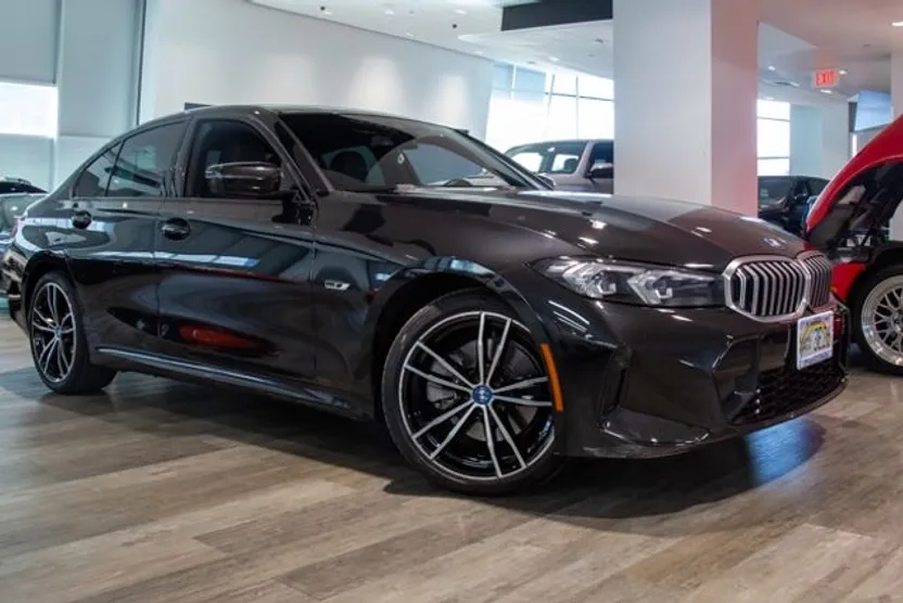 2023 Bmw 330e photo 1