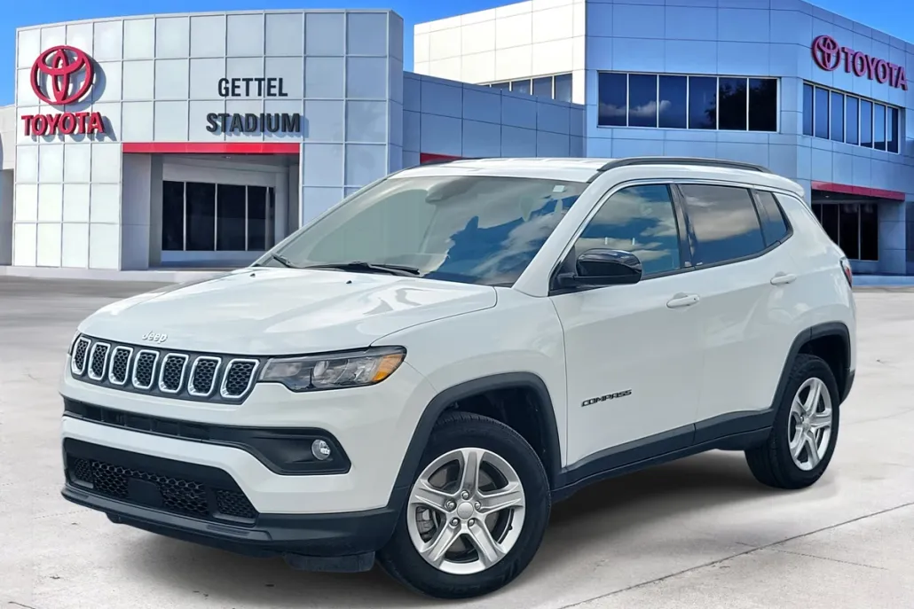 2024 Jeep Compass Latitude photo 1