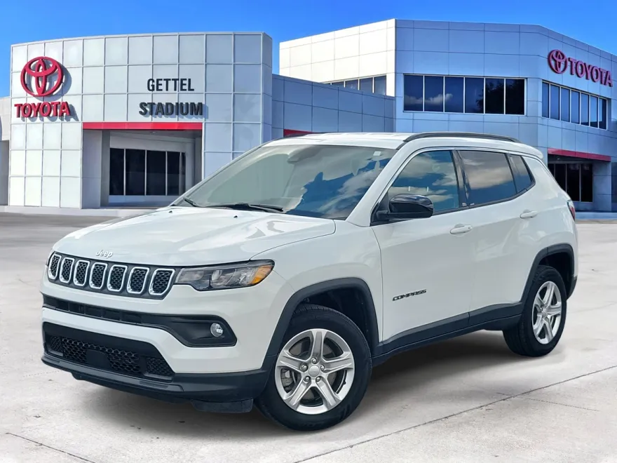 2024 Jeep Compass Latitude photo 1