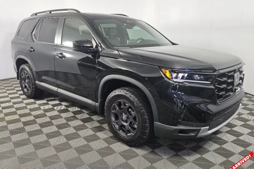 2025 Honda Pilot TrailSport photo 1