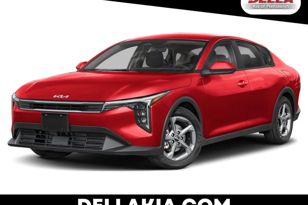 2025 Kia K4 LXS photo 1