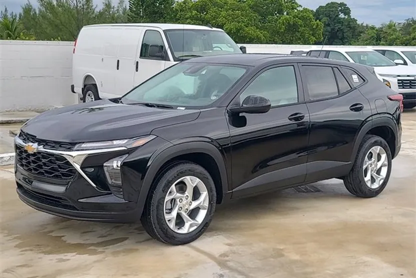 2026 Chevrolet Trax LS photo 1