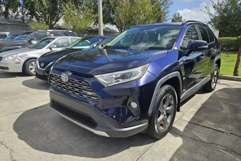 2019 Toyota RAV4 Hybrid Limited photo 1