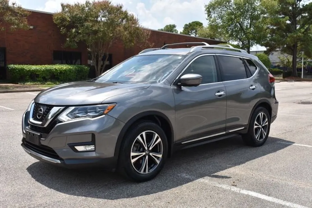 2017 Nissan Rogue SL photo 1