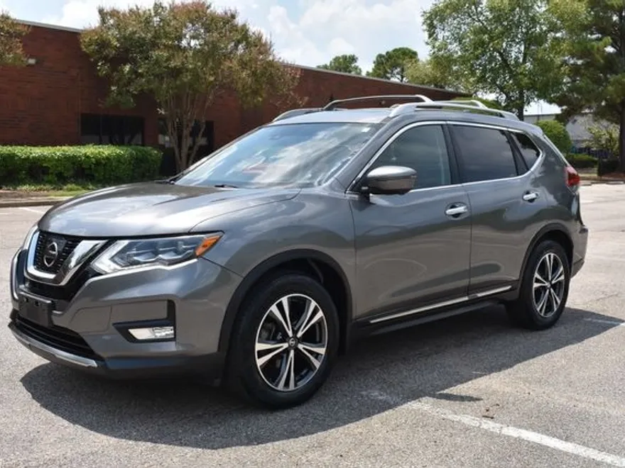 2017 Nissan Rogue SL photo 1
