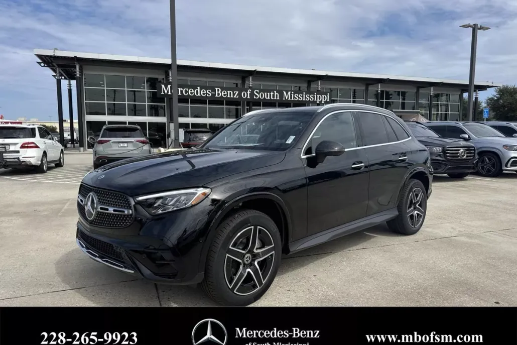 2026 Mercedes Benz GLC 300 photo 1