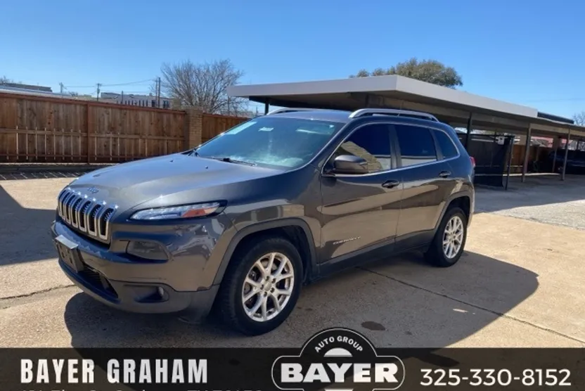 2016 Jeep Cherokee Latitude photo 1