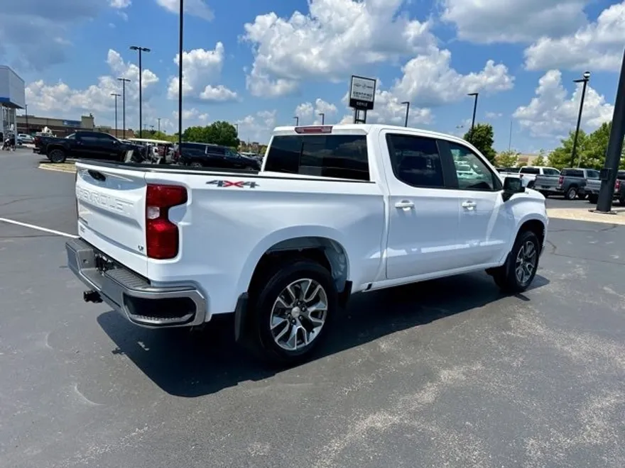2025 Chevrolet Silverado 1500 LT photo 1