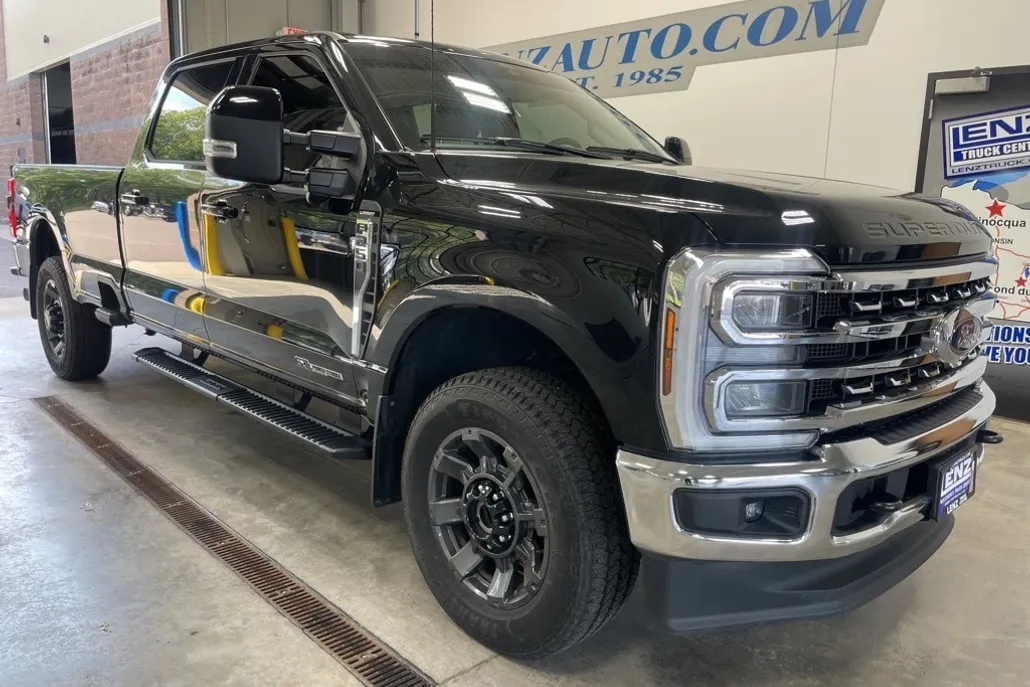 2024 Ford F-250 Lariat photo 1