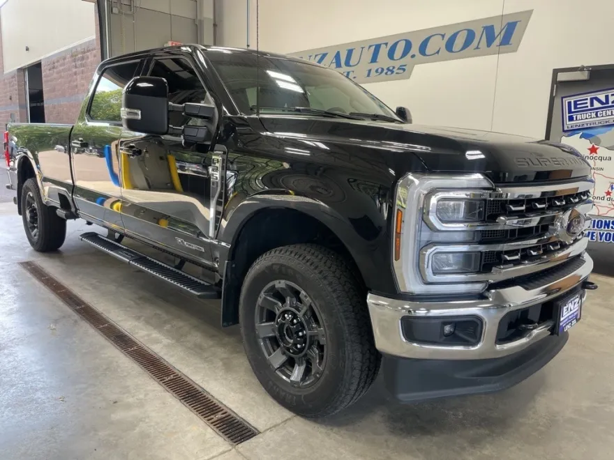 2024 Ford F-250 Lariat photo 1